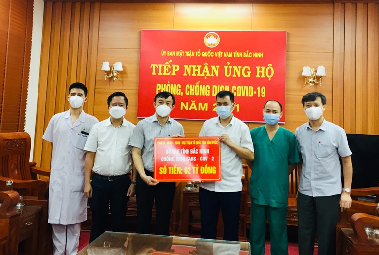 Vĩnh Phúc cử cán bộ y tế hỗ trợ tỉnh Bắc Giang chống dịch Covid19
