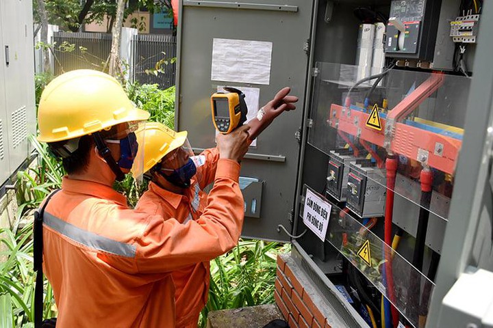 Tiêu thụ điện toàn quốc ngày 16 tăng đột biến thiết lập kỷ lục mới