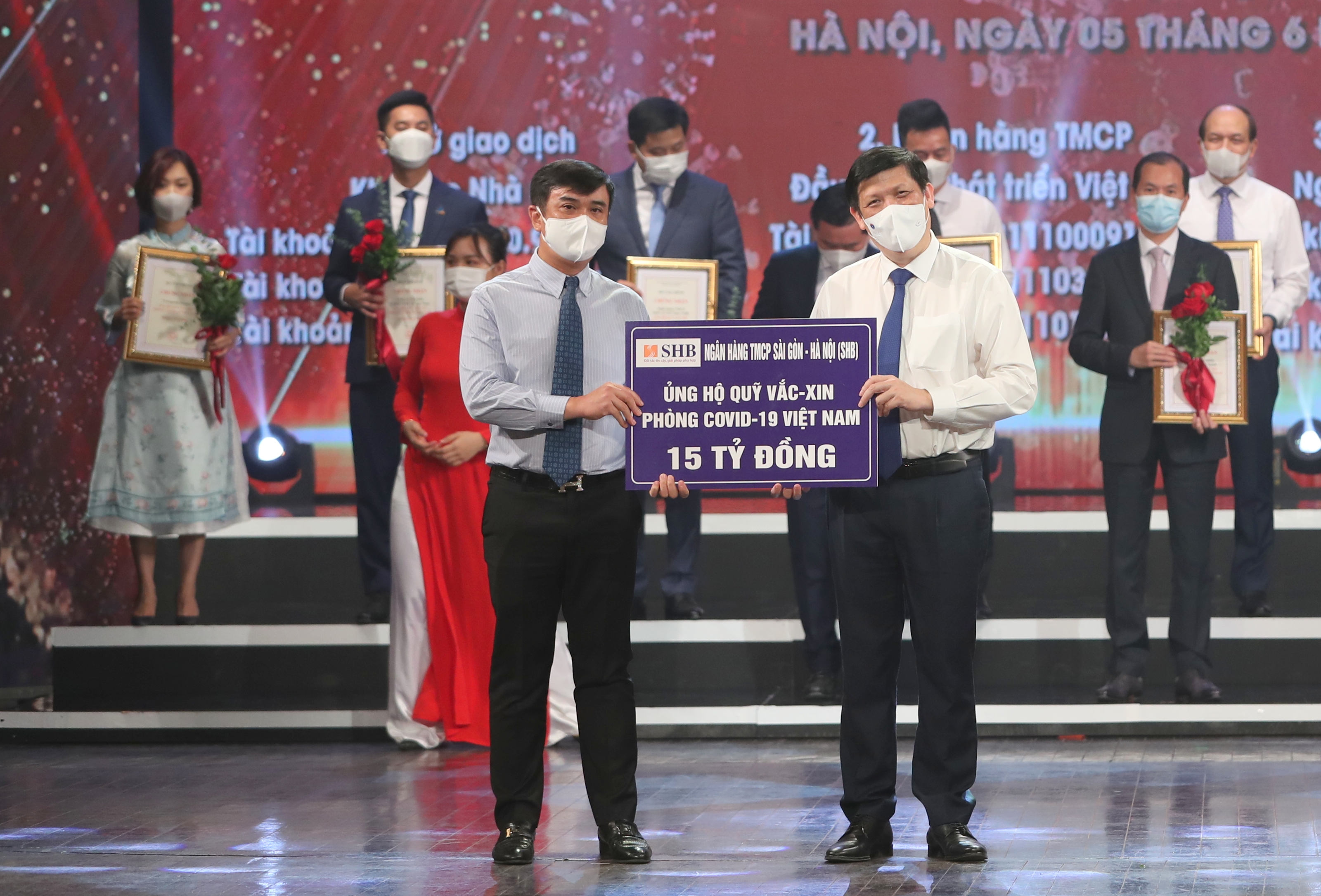 TT Group và hệ sinh thái của bầu Hiển đóng góp gần 240 tỷ đồng phòng chống dịch COVID19