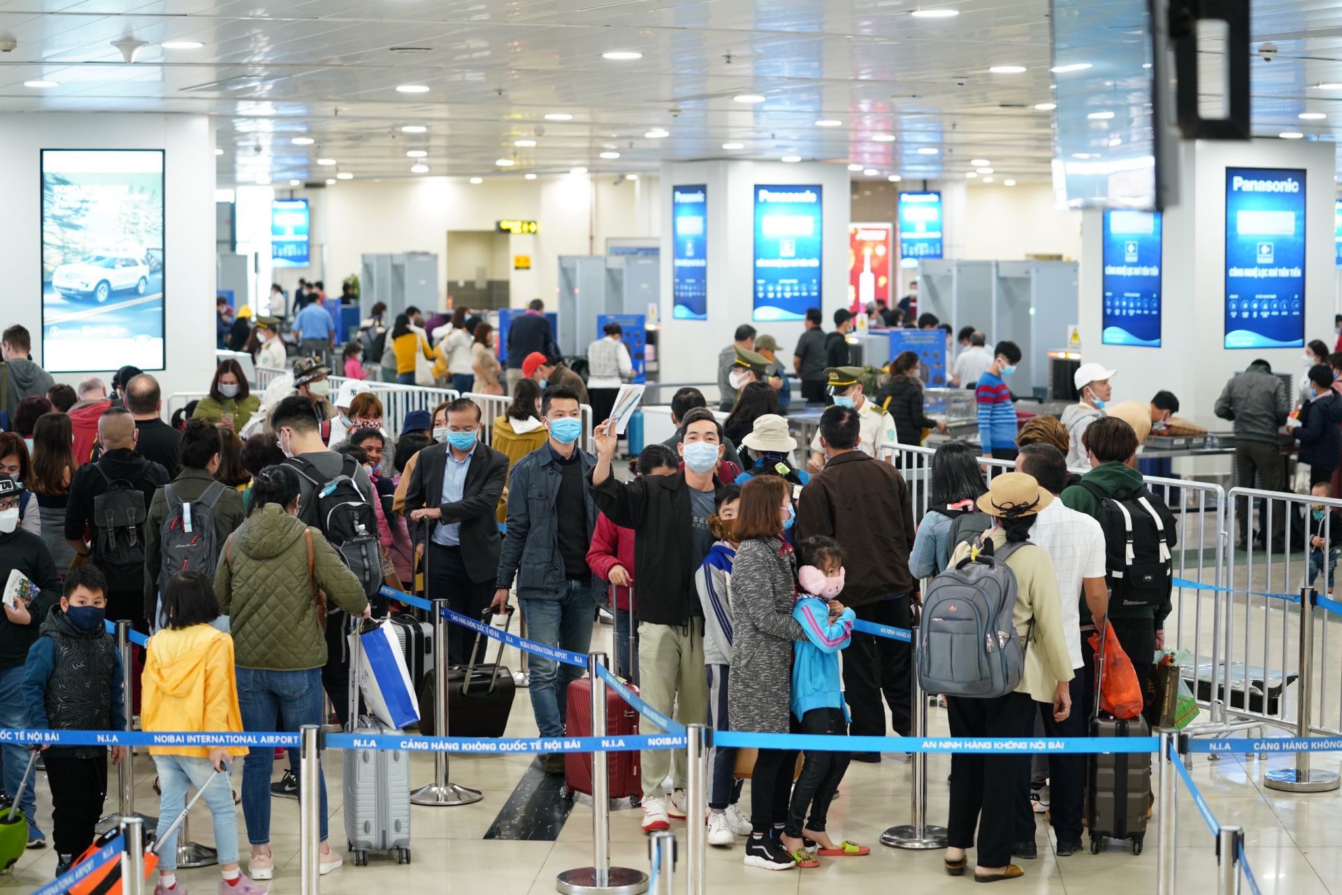Rút ngắn thời gian cách ly tập trung từ 14 ngày xuống còn 7 ngày với người nhập cảnh đã tiêm đủ 2 liều vaccine