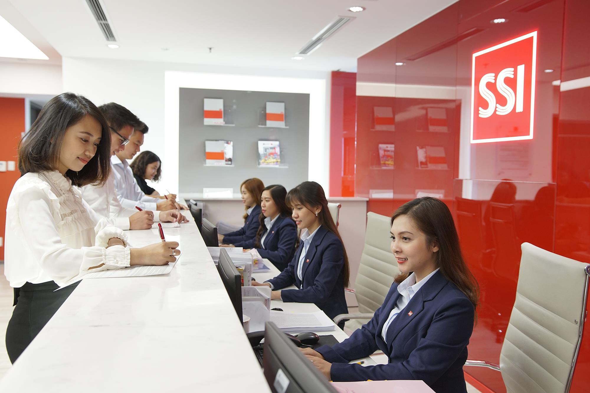 Cổ đông lớn Chứng khoán SSI đăng ký bán hơn 15 triệu cổ phiếu
