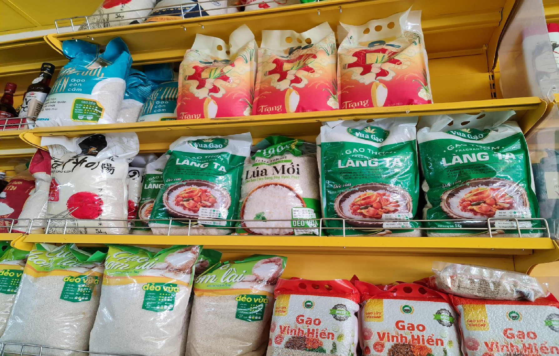 Phát hiện thêm một cửa hàng Bách Hóa Xanh không niêm yết giá bán