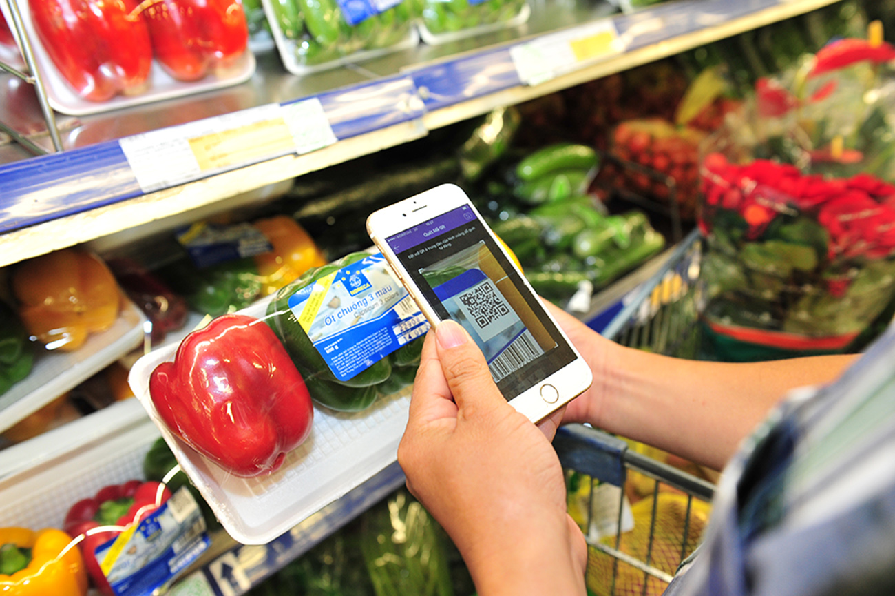 Hà Nội yêu cầu người dân quét mã QR code khi mua hàng