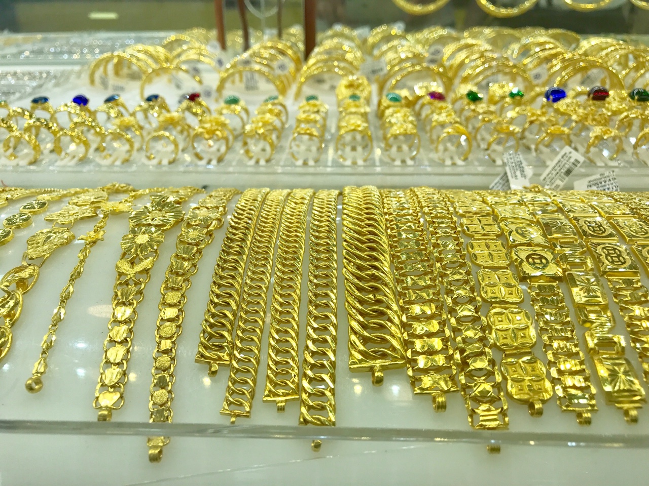 Giá vàng hôm nay 289 Nhà đầu tư chớp thời cơ giá vàng tăng nhẹ