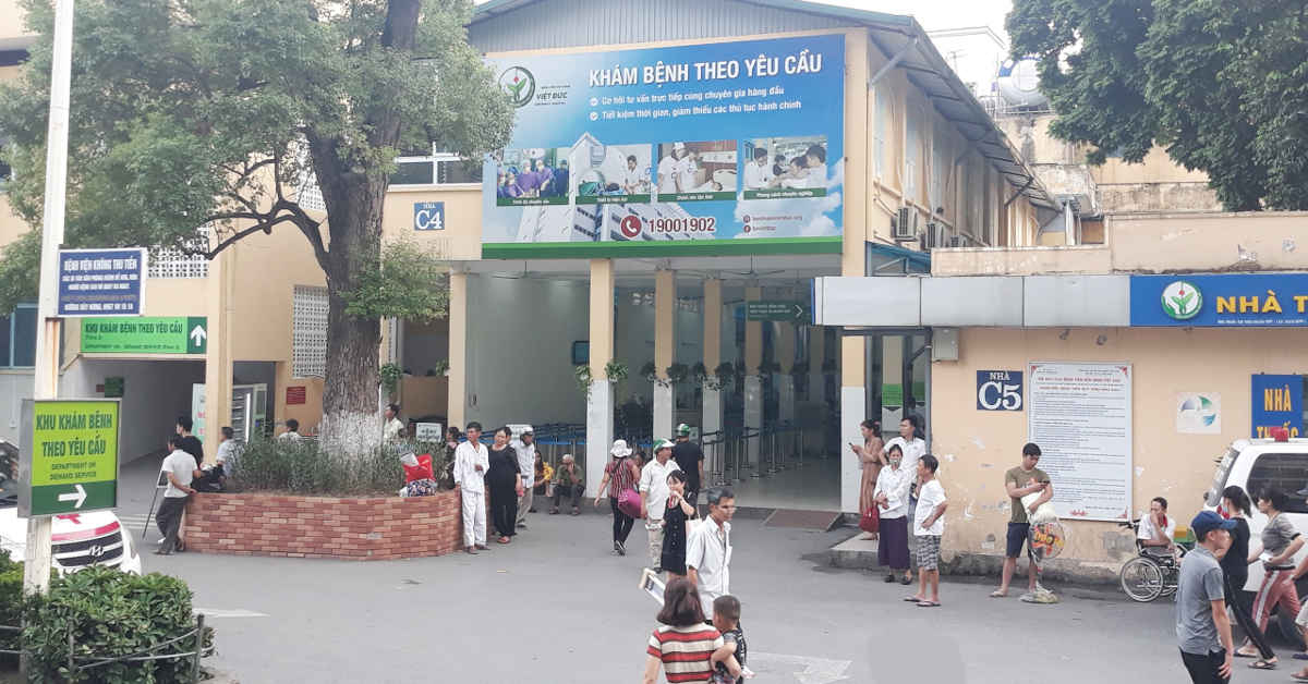 Có bao nhiêu người từng đến khám ở Bệnh viện Việt Đức trong 2 tuần qua