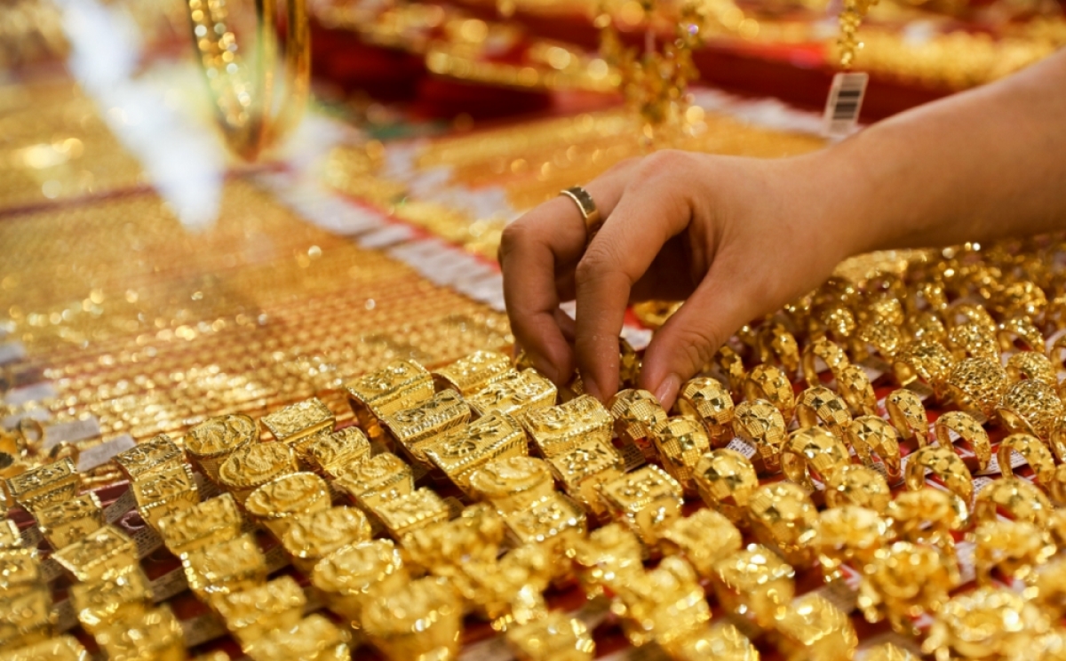 Giá vàng hôm nay 1410 Tiếp tục tăng vàng bắt đầu quay trở lại mức kháng cự 1800 USDounce