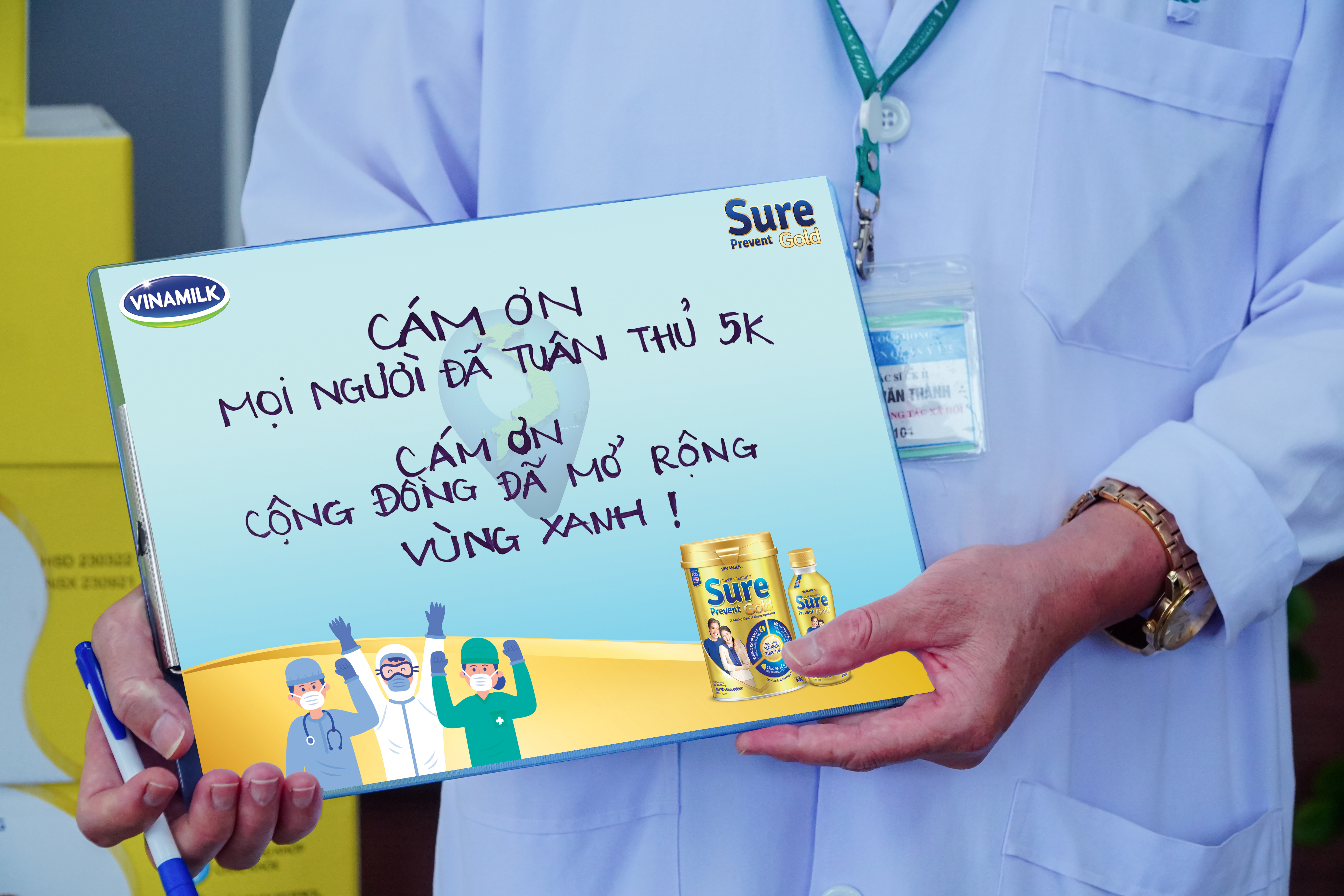 Vinamilk Sure Prevent Gold tri ân những chiến sĩ áo trắng đã luôn là vùng xanh hy vọng của người dân Việt Nam