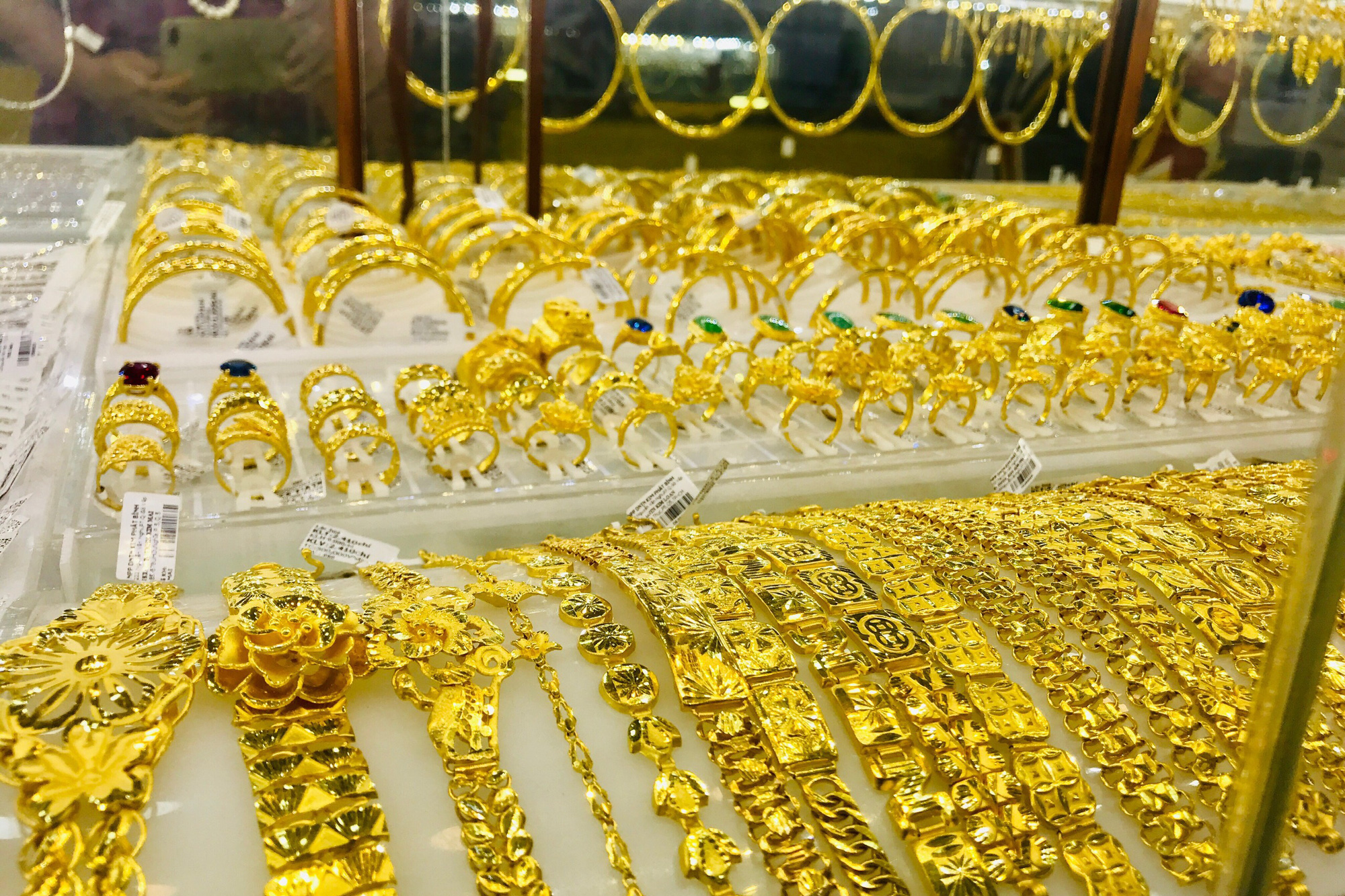 Giá vàng hôm nay 2911 Quay đầu giảm nhẹ trước những ý kiến trái chiều