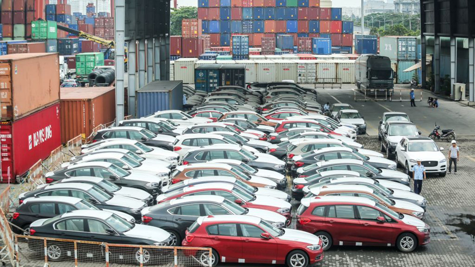 6 cửa khẩu được nhập khẩu ô tô dưới 16 chỗ