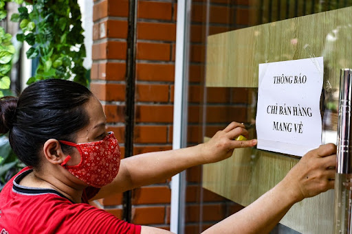 Quận Hai Bà Trưng dừng bán hàng ăn uống tại chỗ chỉ được phép bán hàng mang về
