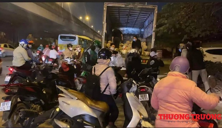 Mít Thái tràn về Hà Nội