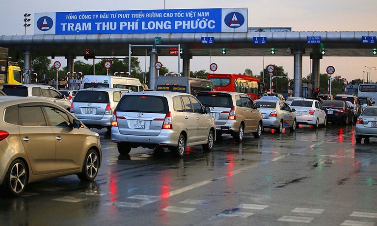 Trạm thu phí BOT phải mở ngay barie giải tỏa ngay phương tiện nếu xảy ra ùn tắc