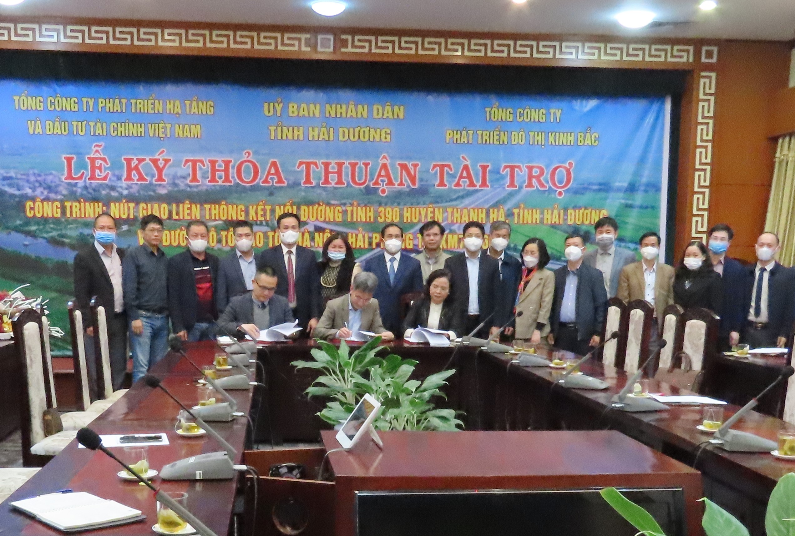 Hải Dương Ký kết văn bản thỏa thuận tài trợ xây dựng nút giao nối đường tỉnh 390 vào đường cao tốc Hà Nội - Hải Phòng