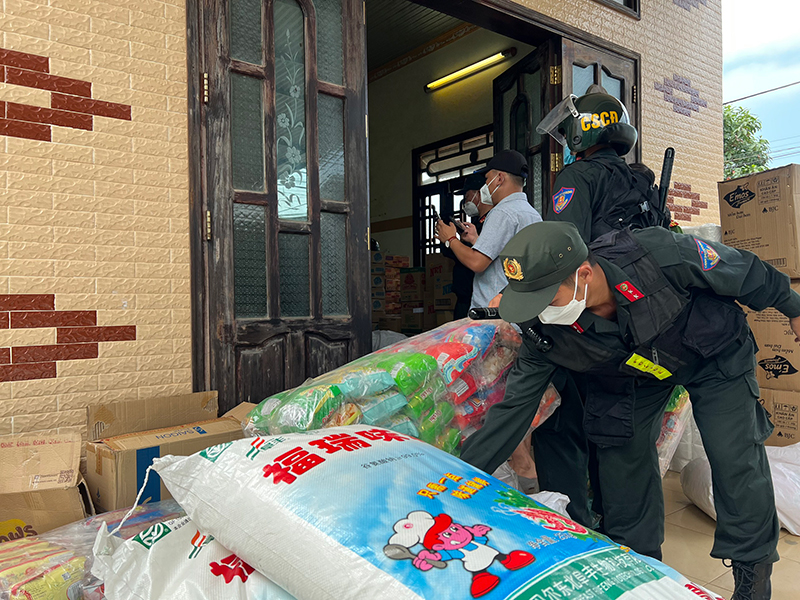 Công an Đồng Nai Triệt phá đường dây sản xuất hàng giả nhái quy mô lớn để tiêu thụ dịp Tết