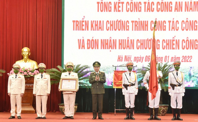 Công an TP Hà Nội nhận Huân chương Chiến công hạng Nhất