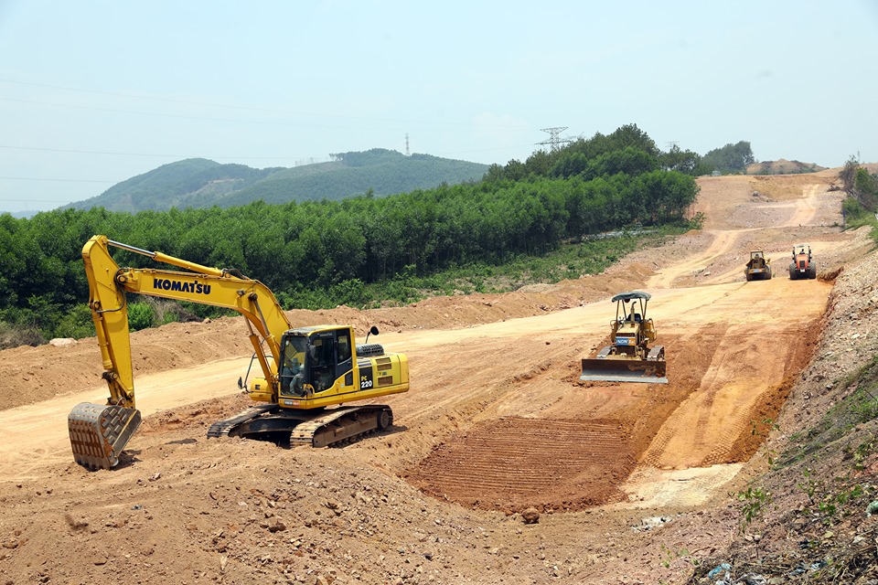 Nhiều vấn đề cần làm rõ trong đề xuất đầu tư dự án cao tốc Bắc Nam