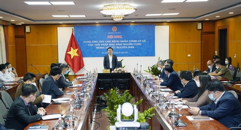 Tăng năng lực sản xuất cung ứng đủ oxy cho y tế trong dịp Tết Nguyên đán