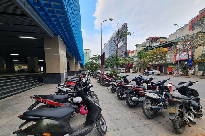 Thí điểm trông giữ phương tiện giao thông phục vụ tuyến đường sắt Cát Linh Hà Đông