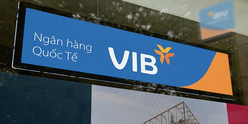 Giá cổ phiếu leo dốc Phó Tổng giám đốc VIB thoái gần hết vốn