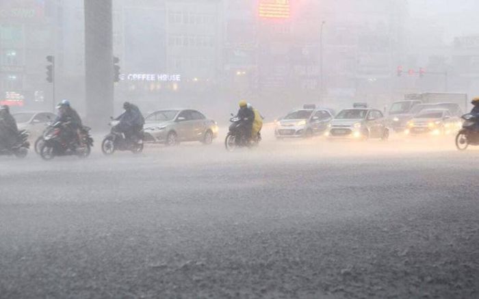Chủ động ứng phó với mưa dông kèm lốc sét và mưa đá