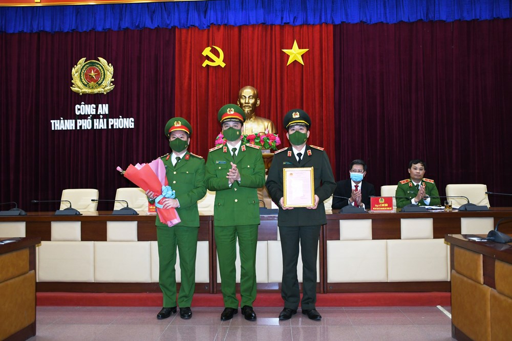 Khen thưởng các lực lượng Công an bắt đối tượng gây ra vụ cướp ngân hàng Vietcombank chi nhánh Hải An Hải Phòng