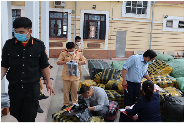 Phú Thọ Tạm giữ lô quần áo không xuất trình được hóa đơn giấy tờ chứng minh nguồn gốc