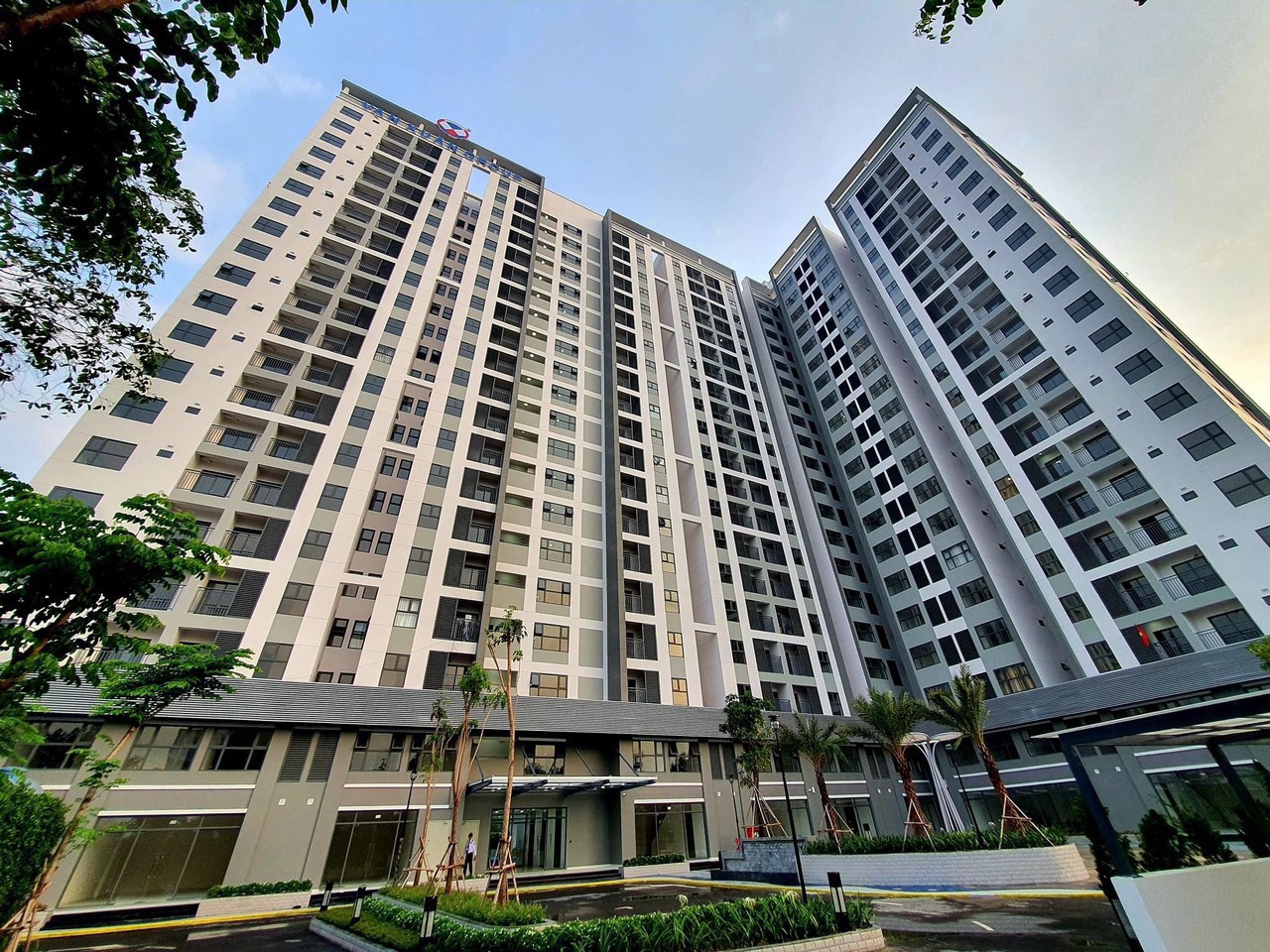 Vạn Xuân Group bàn giao sổ hồng đợt 1 cho cư dân Happy One Phú Hòa