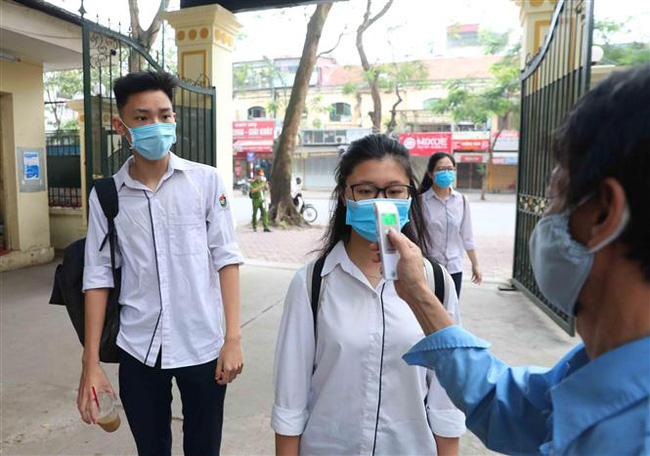 Thủ tướng yêu cầu các bộ lên phương án cho học sinh từ 12 tuổi đi học sau Tết