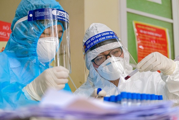 Sáng 211 có 779 bệnh nhân nặng đang thở máy và ECMO