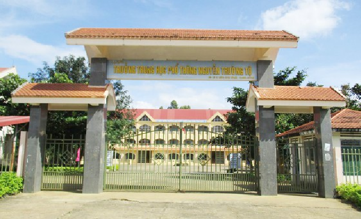 Đắk Lắk Xôn xao trường ra văn bản yêu cầu học sinh quét sân tưới cây xuyên Tết