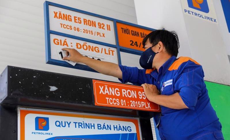 Cử tri kiến nghị giảm thuế phí để hạ giá xăng dầu Bộ Tài chính nói gì