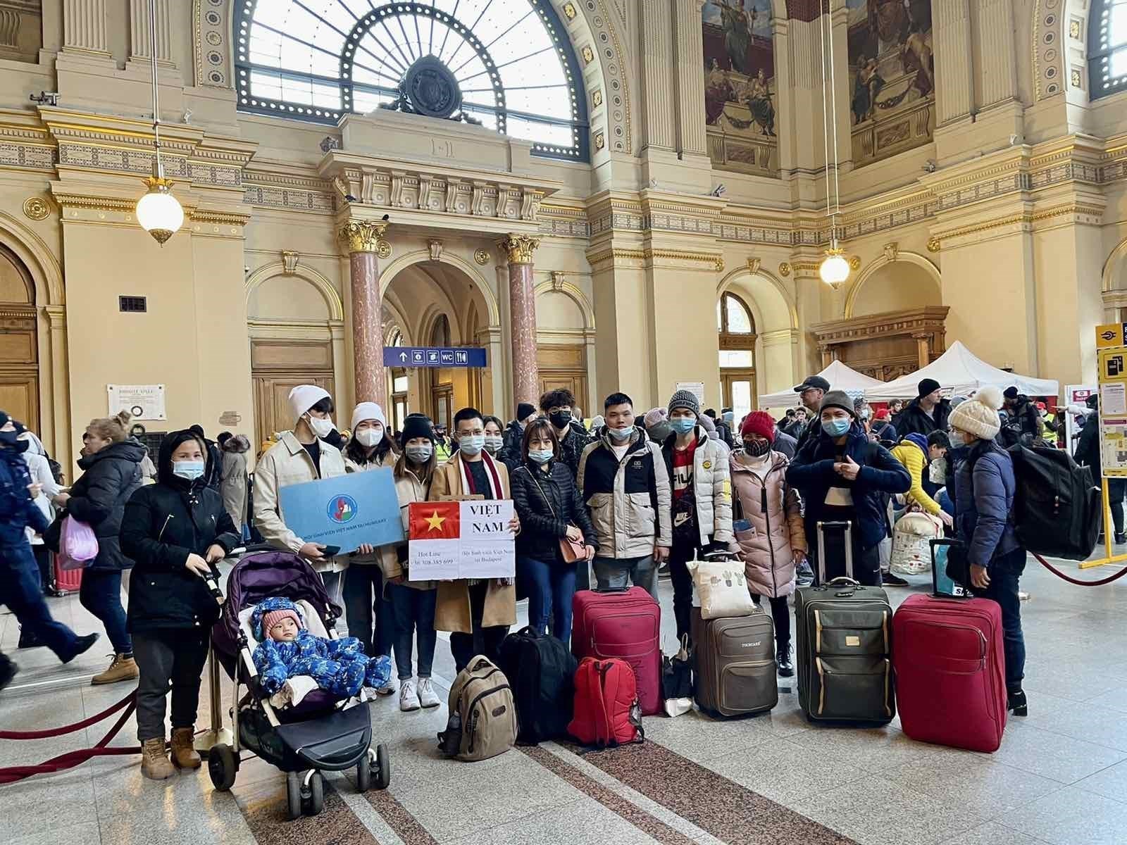Đã sơ tán hơn 2500 người Việt khỏi vùng chiến sự Ukraine