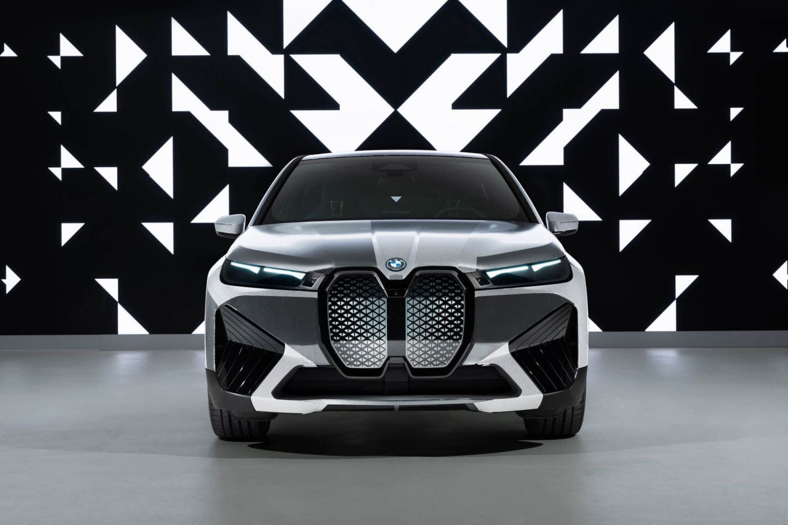 BMW triệu hồi 103 triệu xe do nguy cơ cháy nổ