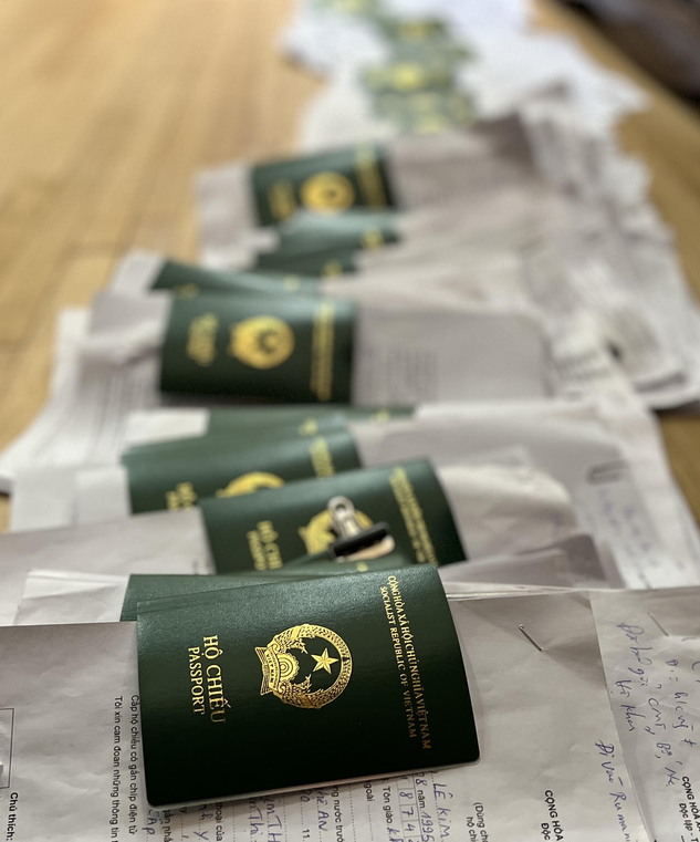 Ảnh Chuyến bay thứ 2 từ Romania đưa 291 bà con người Việt sơ tán khỏi Ukraine về nước