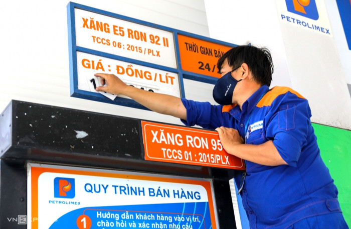 Xăng dầu đồng loạt giảm giá sau 7 lần tăng liên tiếp